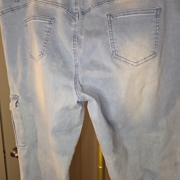 Light Blue Women's Cargo Jeans Nwot Plus - Picture 8 of 8